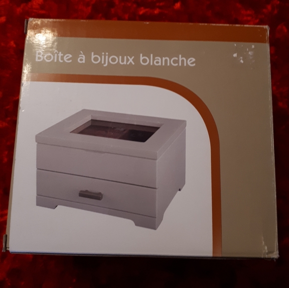 NEW White Jewellery Box - Picture 8 of 8